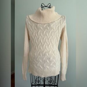 Lord & Taylor cable knit cashmere sweater in off white